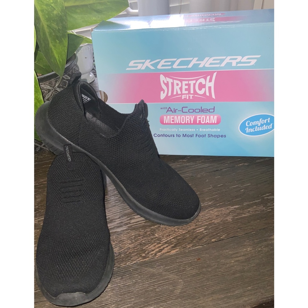 Skechers Black Stretch Fit Air-Cooled Memory Foam Slip On Sneaker 8.5